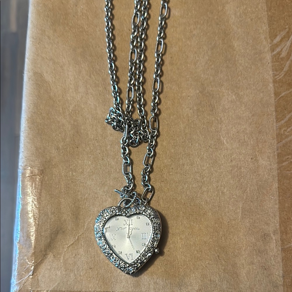 Silver Heart Pendant Necklace Betsey Johnson〰️